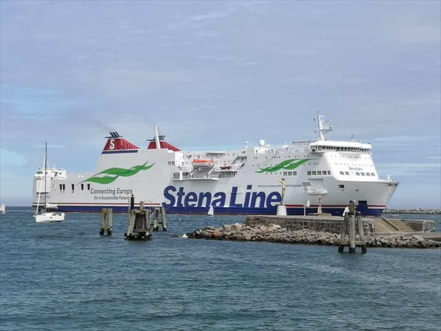 Warnemuende Hafeneinfahrt, Ostsee